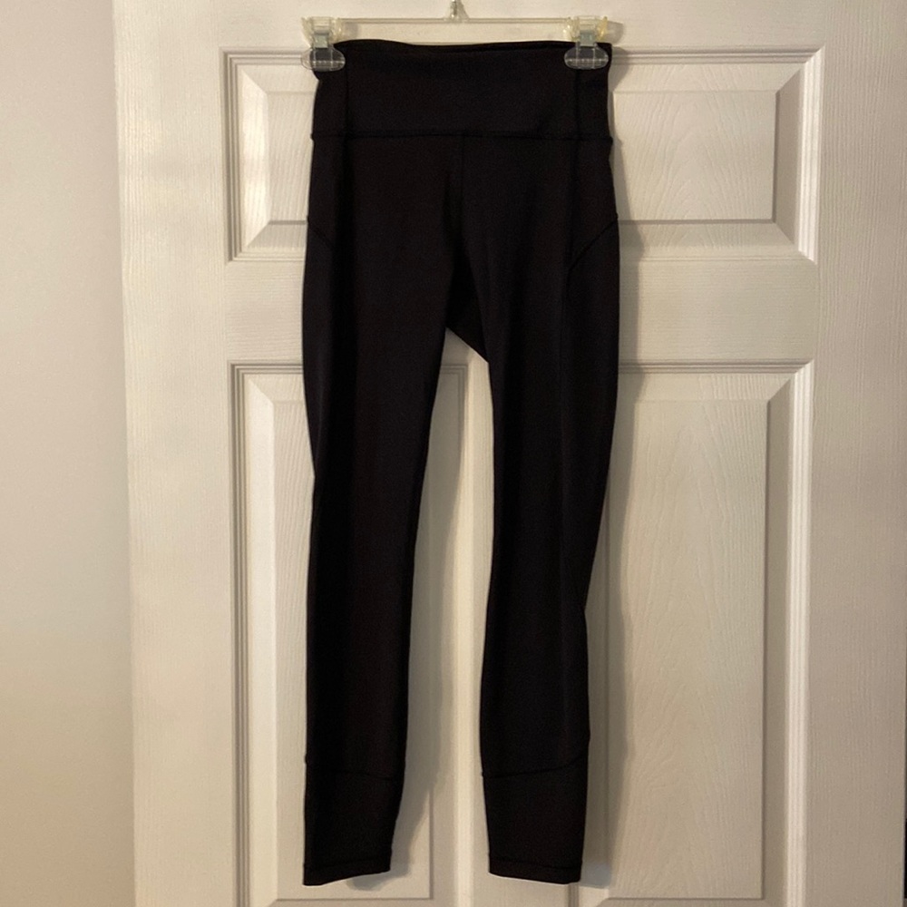 Lululemon size 4 inseam 24” waist 22” elastic excellent condition see all photos